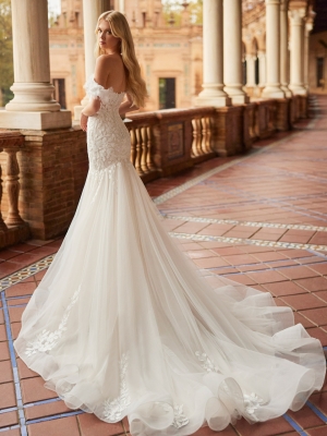 KARSEN Wedding Dress Aire Barcelona Collection 2026| Paris Boutique
