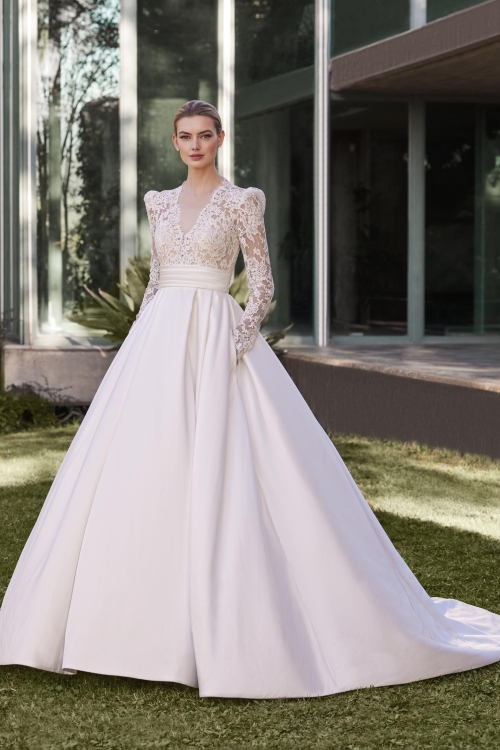 MASSY Wedding Dress Pronovias collection 2026 | Boutique Paris