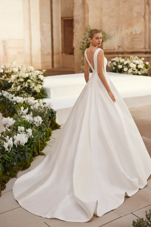 MONICA Wedding Dress Aire Barcelona Collection 2026| Paris Boutique