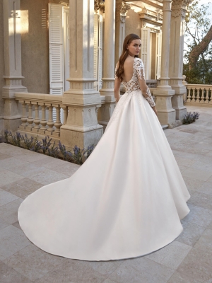 OLENNA wedding Dress: San Patrick collection 2026 Paris Boutique