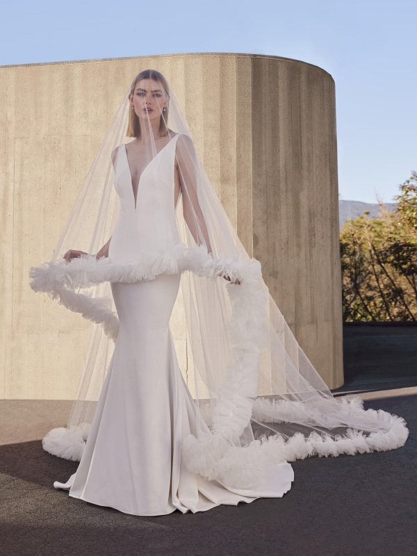 Robe de Mariée SNOWBEET Pronovias collection 2026 | Paris