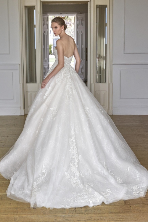 VANNIA wedding Dress: San Patrick collection 2026 Paris Boutique