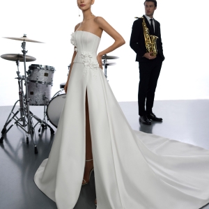 YOANA Wedding Dress Aire Barcelona Collection 2026| Paris Boutique