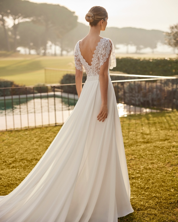 ZAMINA Wedding Dress Aire Barcelona Collection 2026| Paris Boutique