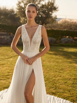 ZOEY Wedding Dress Aire Barcelona Collection 2026| Paris Boutique