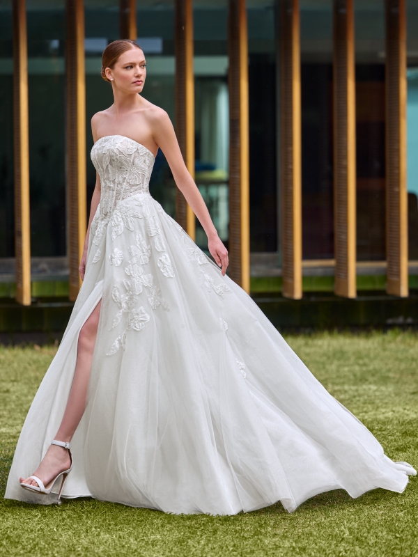 ADRIE Wedding Dress Pronovias collection 2026 | Boutique Paris