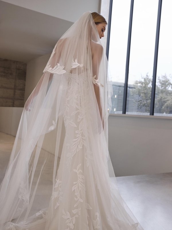 Robe de Mariée DEBIE Pronovias collection 2026 | Paris