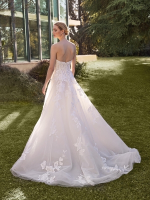 Robe de Mariée DElICATE Pronovias collection 2026 | Paris