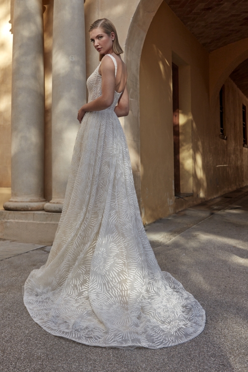 JESAMINE Wedding Dress Pronovias Privee collection 2026 | Paris Boutique