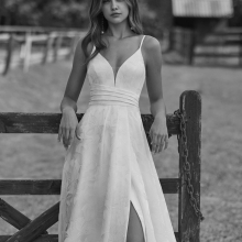 Robe de mariée NITHAN Alma Novias collection 2026 Robe de mariée NITHAN Alma Novias collection 2026