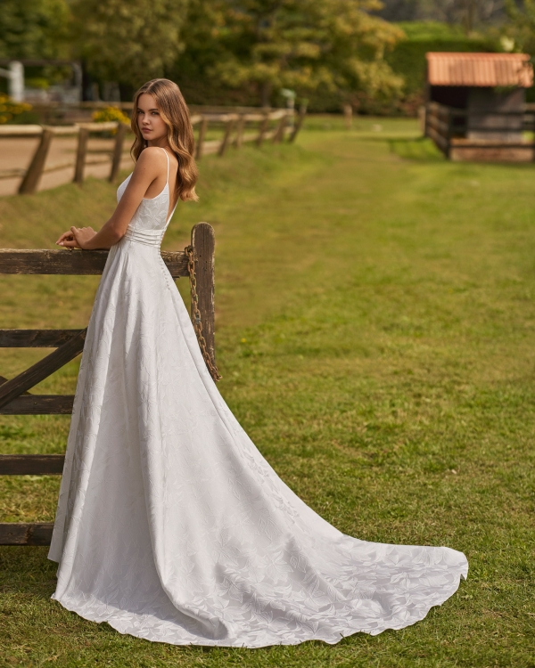 Robe de mariée NITHAN Alma Novias collection 2026 Robe de mariée NITHAN Alma Novias collection 2026