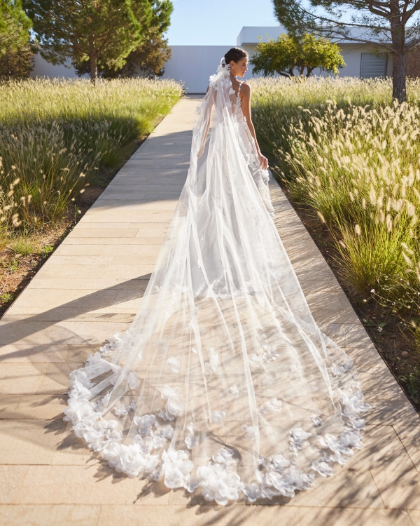 Robe de mariée SEMI Adriana Alier collection 2026 : Paris Robe de mariée SEMI Adriana Alier collection 2026 : Paris