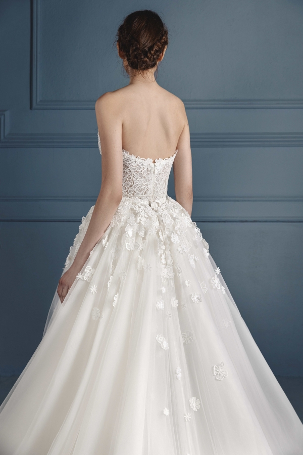 Robe de Mariée WINGS OF LOVE Tony Ward | Boutique Paris Robe de Mariée WINGS OF LOVE Tony Ward | Boutique Paris