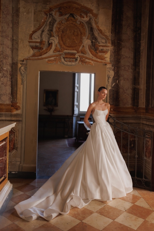 PIPER Wedding Dress WONA CONCEPT collection 2026 | Boutique Paris