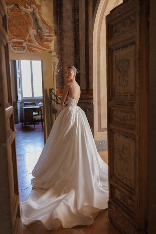 PIPER Wedding Dress WONA CONCEPT collection 2026 | Boutique Paris