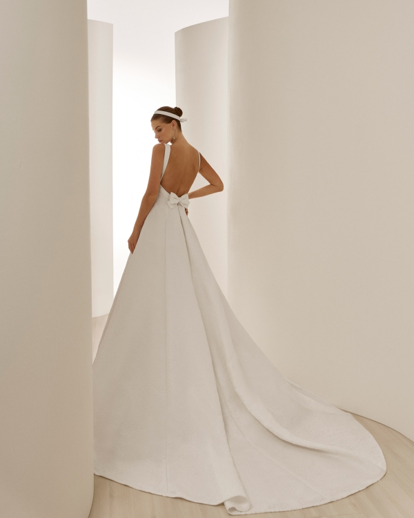 DAMARIS Wedding Dress Aire Barcelona Collection 2027 | Paris Boutique DAMARIS Wedding Dress Aire Barcelona Collection 2027 | Paris Boutique