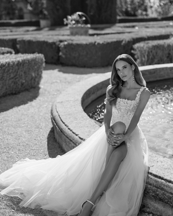 XENEA Wedding Dress Aire Barcelona Collection 2027 | Paris Boutique XENEA Wedding Dress Aire Barcelona Collection 2027 | Paris Boutique