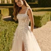 XENEA Wedding Dress Aire Barcelona Collection 2027 | Paris Boutique XENEA Wedding Dress Aire Barcelona Collection 2027 | Paris Boutique