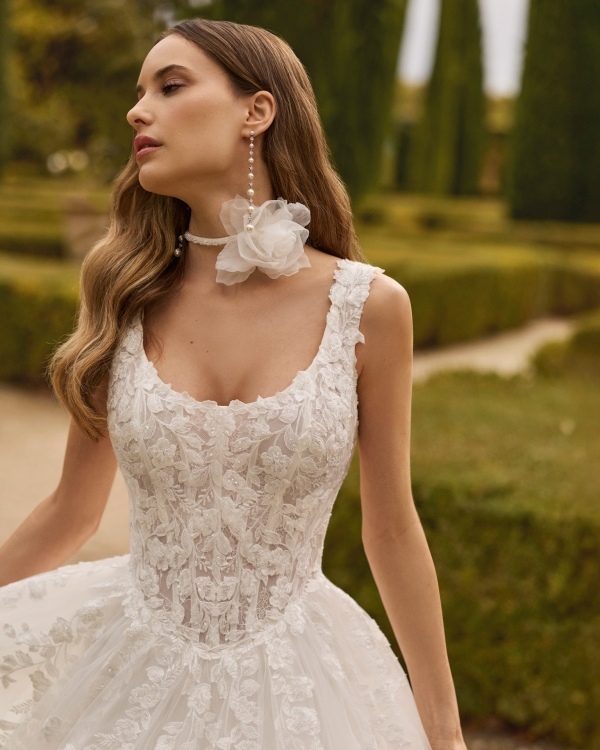 XERRY Wedding Dress Aire Barcelona Collection 2027 | Paris Boutique XERRY Wedding Dress Aire Barcelona Collection 2027 | Paris Boutique