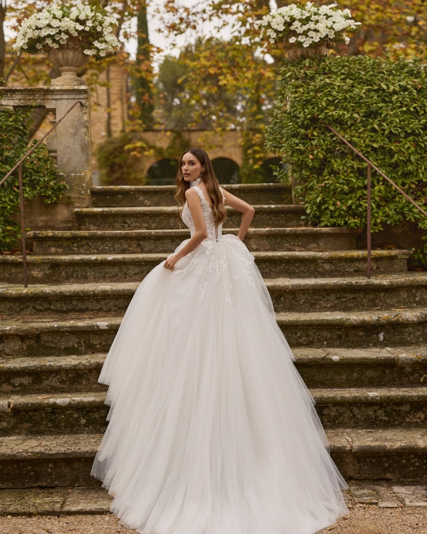 XERRY Wedding Dress Aire Barcelona Collection 2027 | Paris Boutique XERRY Wedding Dress Aire Barcelona Collection 2027 | Paris Boutique