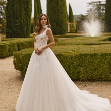XERRY Wedding Dress Aire Barcelona Collection 2027 | Paris Boutique XERRY Wedding Dress Aire Barcelona Collection 2027 | Paris Boutique