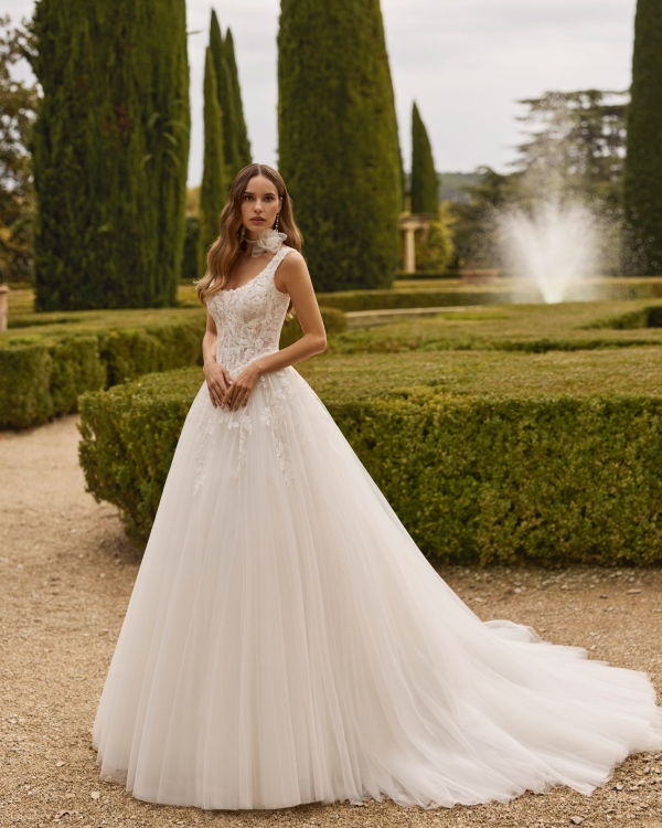 XERRY Wedding Dress Aire Barcelona Collection 2027 | Paris Boutique XERRY Wedding Dress Aire Barcelona Collection 2027 | Paris Boutique