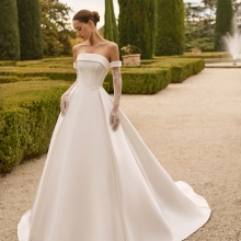 XIRAE Wedding Dress Aire Barcelona Collection 2027 | Paris Boutique XIRAE Wedding Dress Aire Barcelona Collection 2027 | Paris Boutique