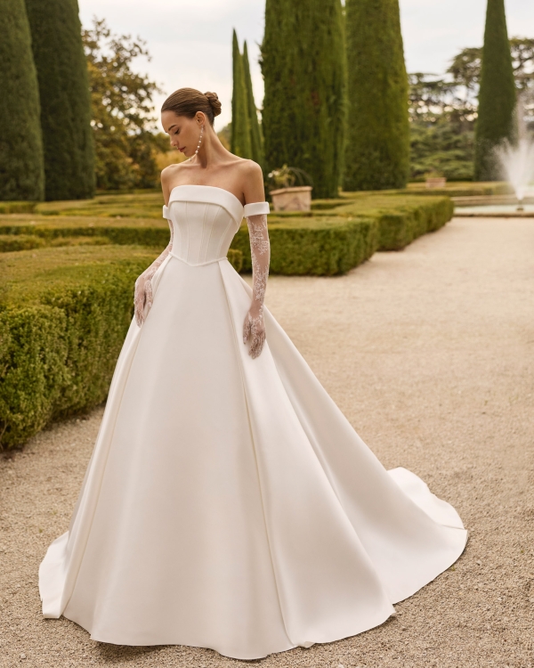 XIRAE Wedding Dress Aire Barcelona Collection 2027 | Paris Boutique XIRAE Wedding Dress Aire Barcelona Collection 2027 | Paris Boutique