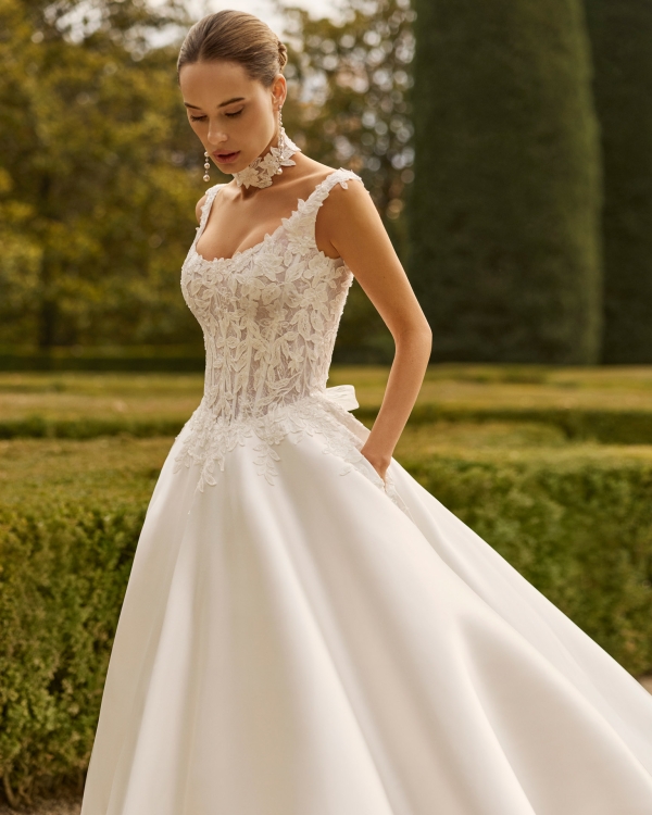 XIXON Wedding Dress Aire Barcelona Collection 2027 | Paris Boutique XIXON Wedding Dress Aire Barcelona Collection 2027 | Paris Boutique