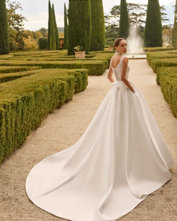 XIXON Wedding Dress Aire Barcelona Collection 2027 | Paris Boutique XIXON Wedding Dress Aire Barcelona Collection 2027 | Paris Boutique
