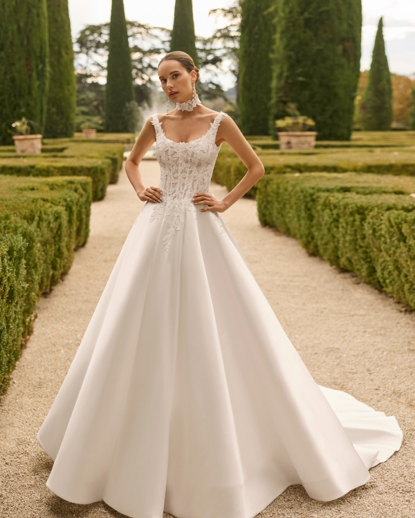 XIXON Wedding Dress Aire Barcelona Collection 2027 | Paris Boutique XIXON Wedding Dress Aire Barcelona Collection 2027 | Paris Boutique