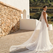 ROMAYN Wedding Dress Aire Barcelona Collection 2027 | Paris Boutique ROMAYN Wedding Dress Aire Barcelona Collection 2027 | Paris Boutique