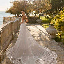 FENEYA Wedding Dress luna novias collection 2027: Paris Boutique FENEYA Wedding Dress luna novias collection 2027: Paris Boutique