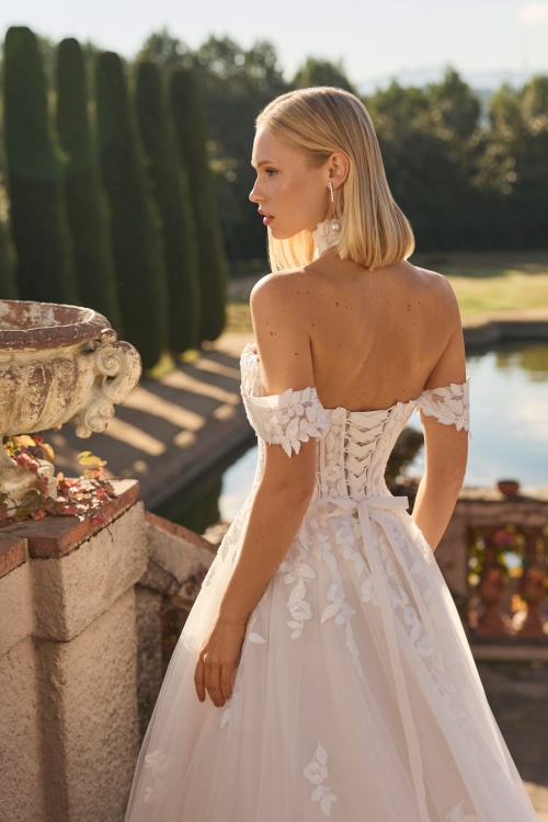 Robe de mariée FRESA Luna Novias collection 2027 | Paris