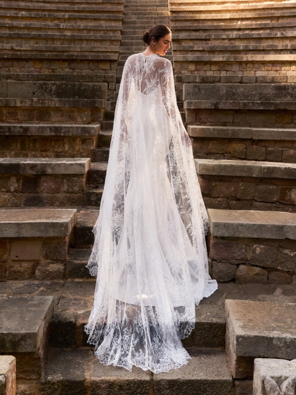 AILEN Wedding Dress Pronovias collection 2027 | Boutique Paris
