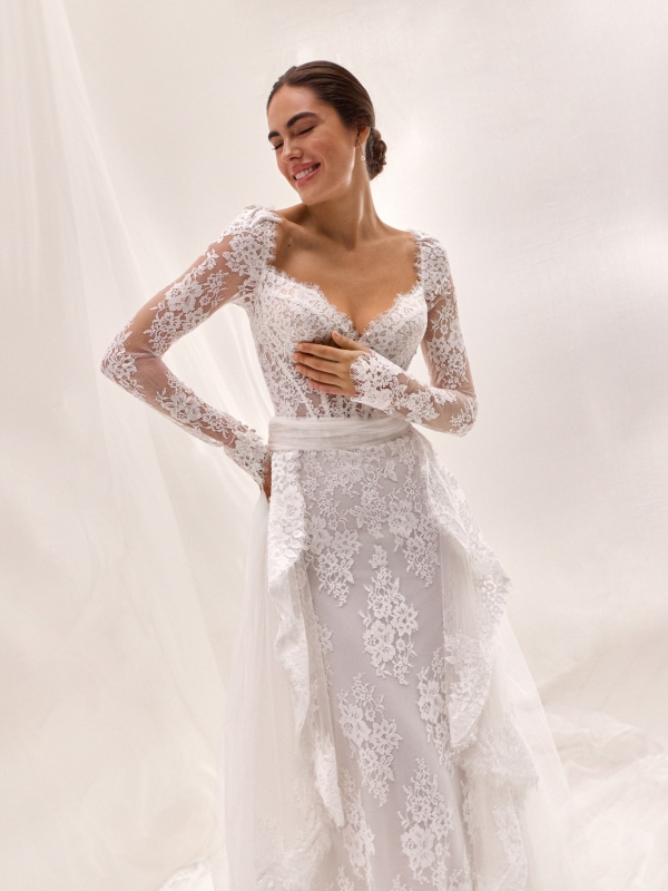 AROOKS Wedding Dress Pronovias collection 2027 | Boutique Paris AROOKS Wedding Dress Pronovias collection 2027 | Boutique Paris