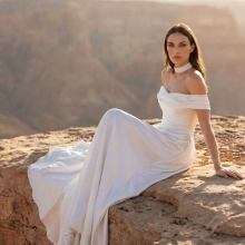 CHALLON Wedding Dress Pronovias collection 2027 | Boutique Paris CHALLON Wedding Dress Pronovias collection 2027 | Boutique Paris
