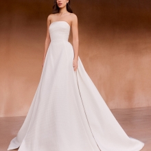 CRISANTEM Wedding Dress Pronovias collection 2027 | Boutique Paris CRISANTEM Wedding Dress Pronovias collection 2027 | Boutique Paris