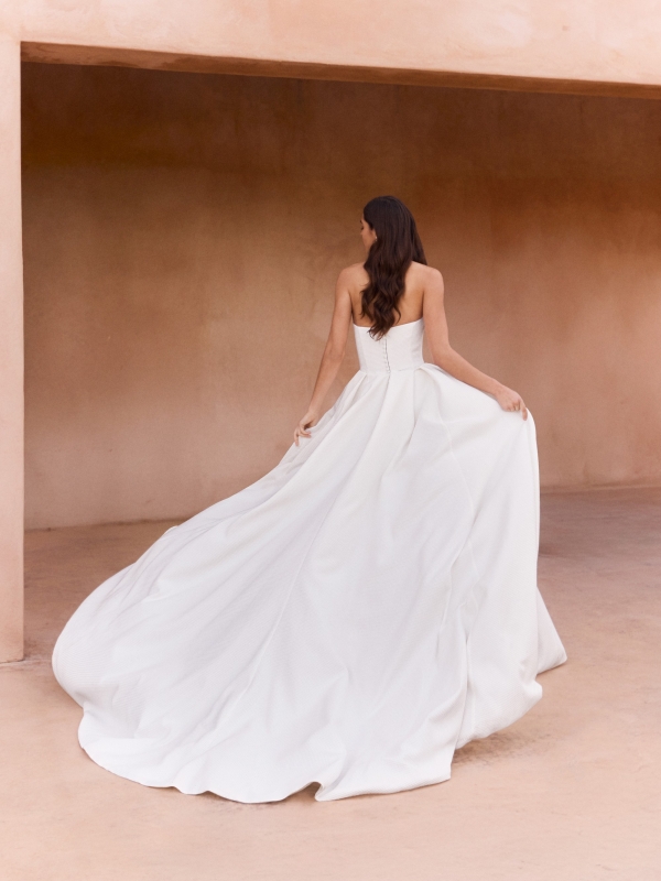 CRISANTEM Wedding Dress Pronovias collection 2027 | Boutique Paris CRISANTEM Wedding Dress Pronovias collection 2027 | Boutique Paris
