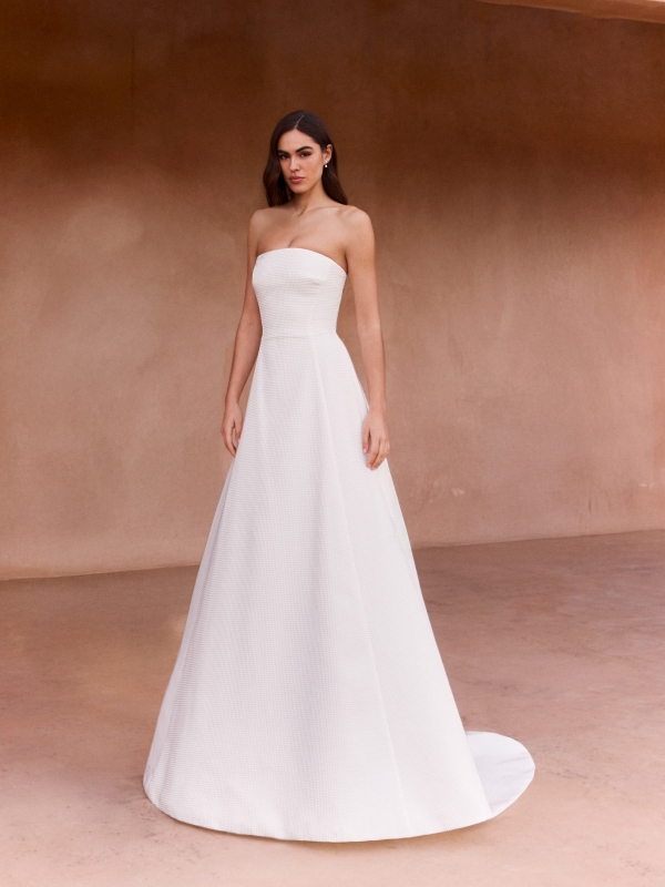 CRISANTEM Wedding Dress Pronovias collection 2027 | Boutique Paris CRISANTEM Wedding Dress Pronovias collection 2027 | Boutique Paris