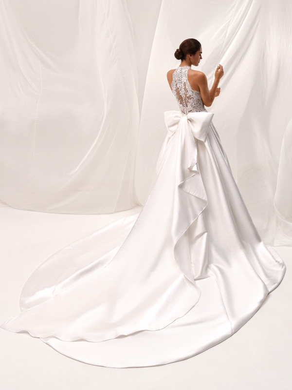 ELBAITE Wedding Dress Pronovias collection 2027 | Boutique Paris ELBAITE Wedding Dress Pronovias collection 2027 | Boutique Paris