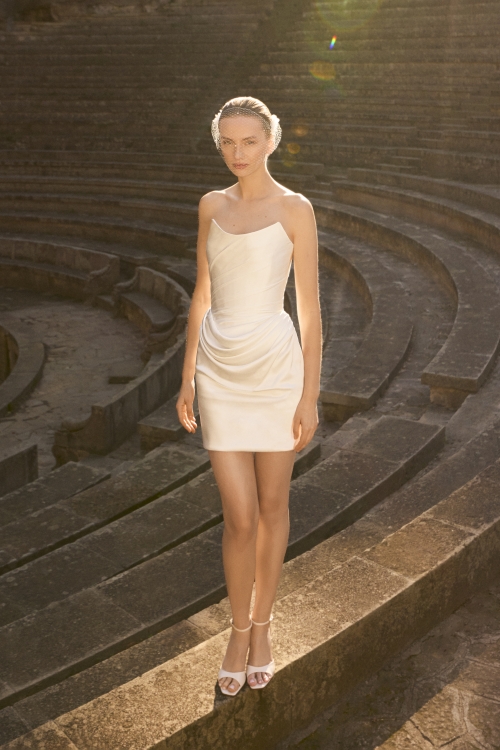 ENAHLIA Wedding Dress Pronovias collection 2027 | Boutique Paris