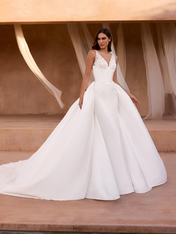 GRENAY Wedding Dress Pronovias collection 2027 | Boutique Paris GRENAY Wedding Dress Pronovias collection 2027 | Boutique Paris