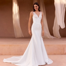 GRENAY Wedding Dress Pronovias collection 2027 | Boutique Paris GRENAY Wedding Dress Pronovias collection 2027 | Boutique Paris