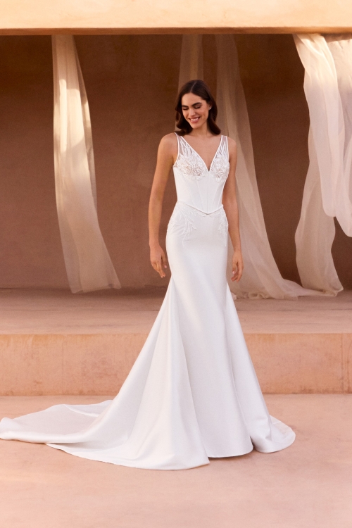 GRENAY Wedding Dress Pronovias collection 2027 | Boutique Paris