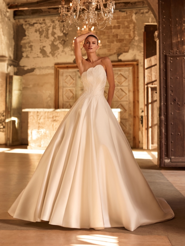 Robe de Mariée HEVERLY Pronovias Privée collection 2027 Robe de Mariée HEVERLY Pronovias Privée collection 2027
