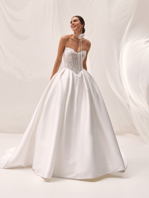 NAGER Wedding Dress Pronovias collection 2027 | Boutique Paris NAGER Wedding Dress Pronovias collection 2027 | Boutique Paris