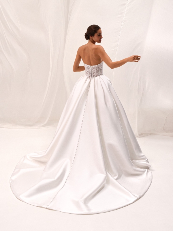 NAGER Wedding Dress Pronovias collection 2027 | Boutique Paris NAGER Wedding Dress Pronovias collection 2027 | Boutique Paris