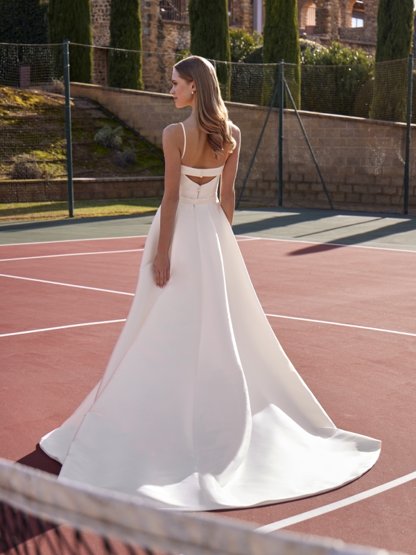 Robe de Mariée ONEANO White One Collection 2027 | Paris