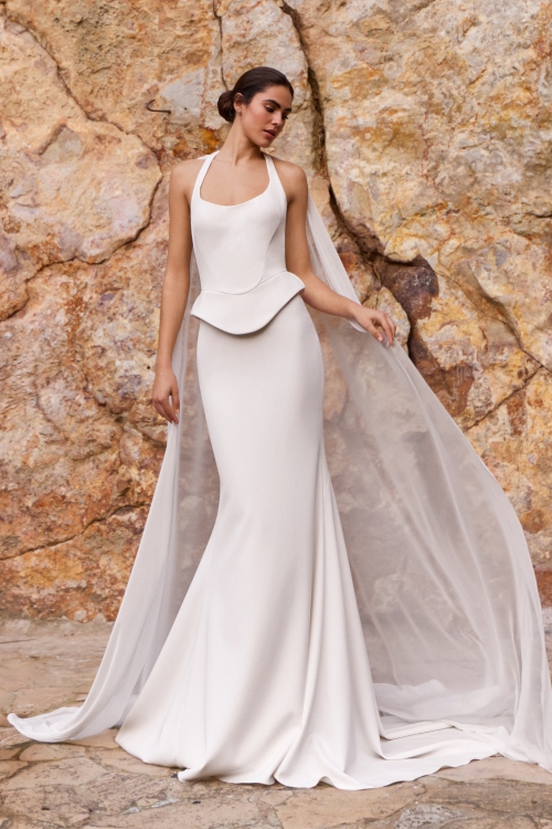 RENDRA Wedding Dress Pronovias collection 2027 | Boutique Paris